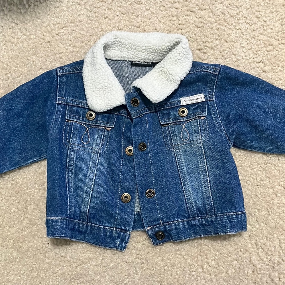 Calvin Klein Jean jacket with Sherpa-lined collar.